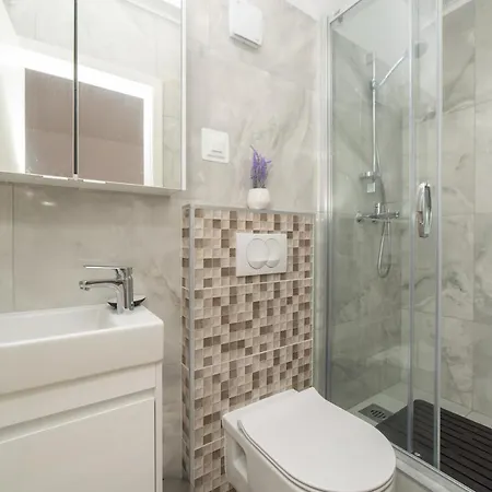 Jeli Apartment *