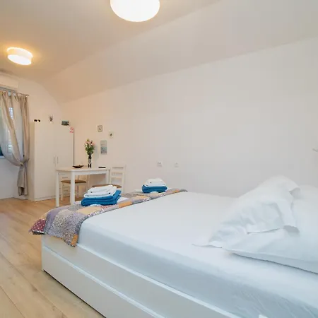 Jeli Apartment